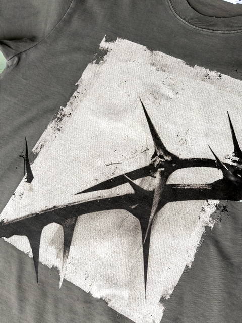 GB006 - CROWN OF THORNS | vintage washed frayed Tee